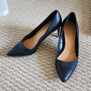 Calvin Klein Sz 8 black stiletto pumps 3" heel